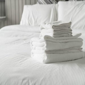 white-towel-bed-decoration-bedroom-interior1